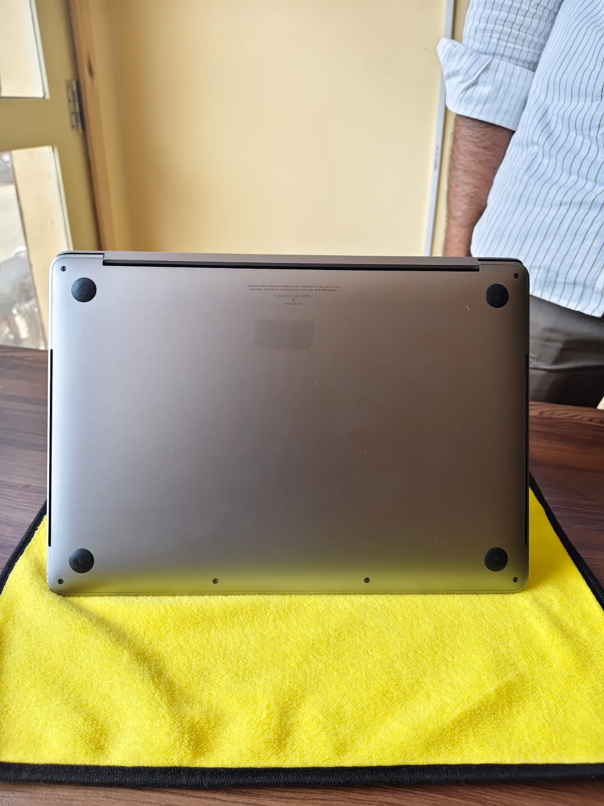 https://agarwaltechhub.com/storage/photos/1/Laptop/Mac A2251/6a182006c0f26.jpeg